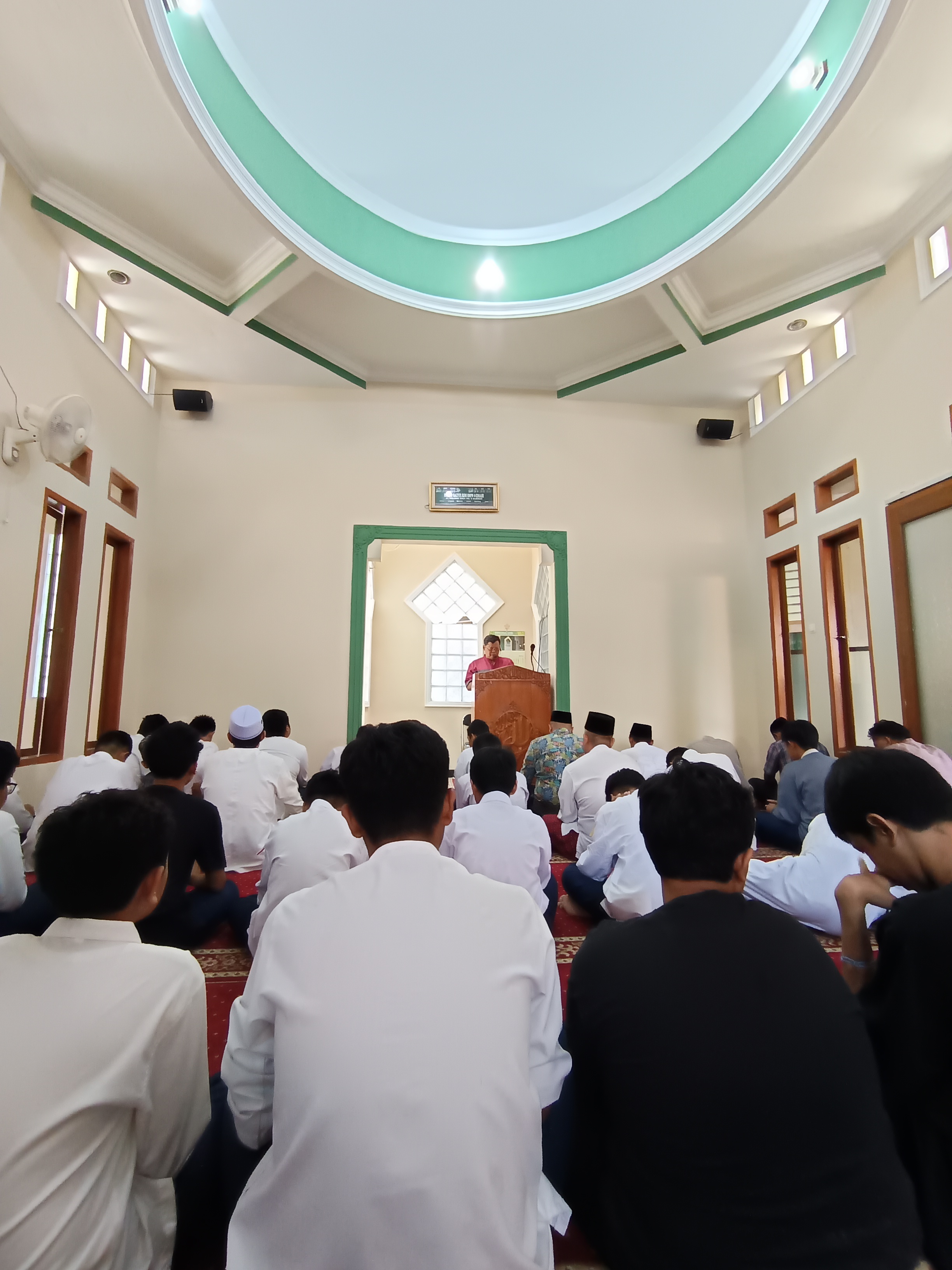 Shalat Jumat bersama