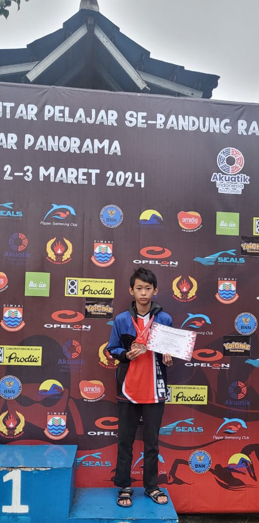 Restu 7E Sabet juara 3 lomba renang sebandung raya